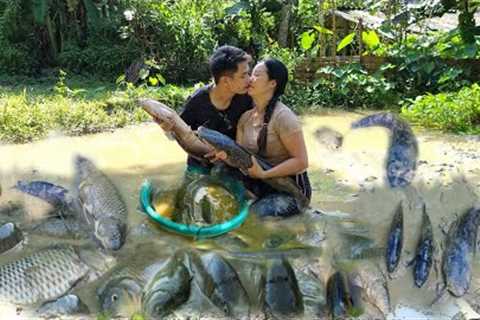 Catch fish in the mud pond, enjoy fish stew with sour bamboo shoots