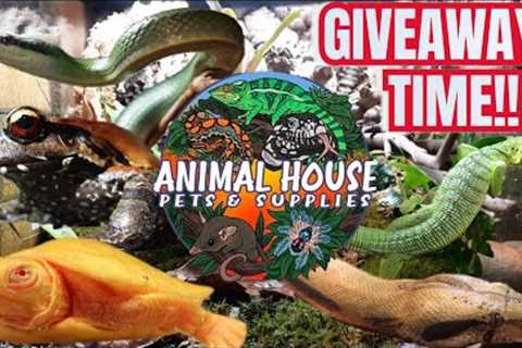 Visiting Animal House Pets and Supplies! Giveaway Time!!!