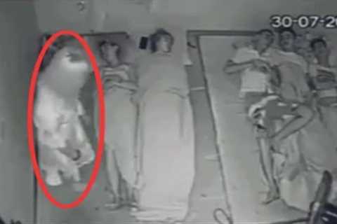 Viral Video: Weird Things Caught On Security Camera's And CCTV!!! | Viral Trendz