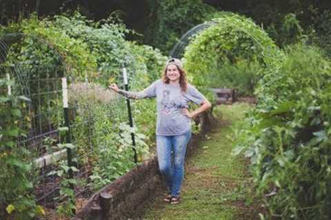 A Complete Guide to Vertical Gardening (On A Budget!)  | Growing Food Made Simple