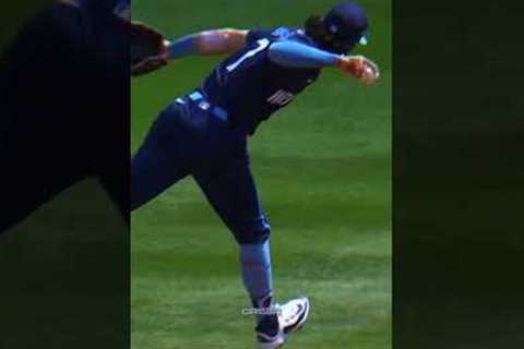 Dansby Swanson Makes A Gold Glove Play 👀 #shorts