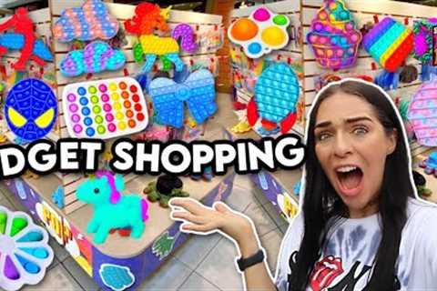 Fidget Toy Shopping at The Mall!🤑💰*Extreme NO BUDGET Challenge*