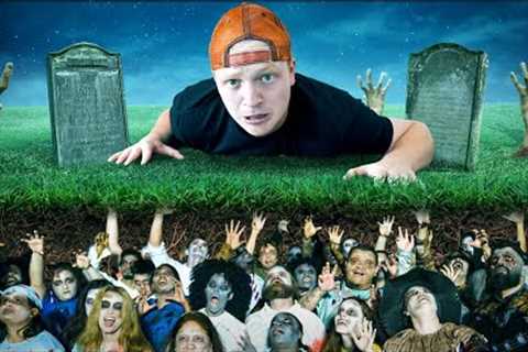 100 ZOMBIES Hunt ME In HIDE & SEEK!