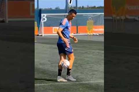 Ronaldo best 2 flick up skills 🔥⚽ #ronaldo #football #ronaldoskills #skills #football #soccer