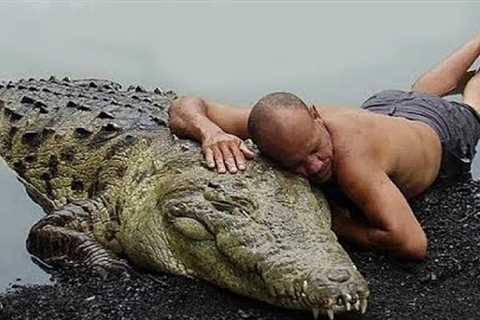 Most Unusual Friendships Between Humans and Wild Animals