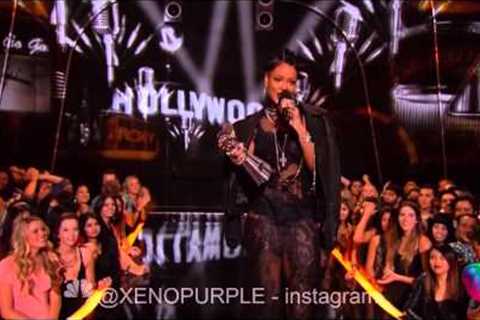 HQ Rihanna winning the fan army award at iHeart Music Awards