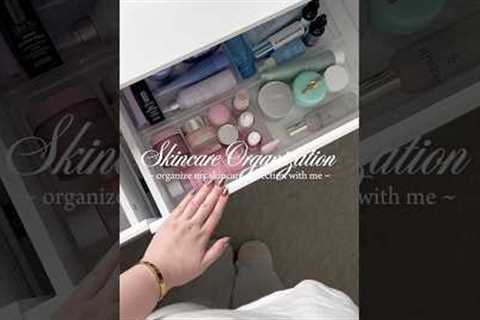 ASMR organize my skincare collection with me 🧴🤍🫧 #asmr #skincareproducts #organization