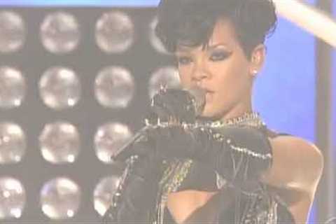 Rihanna Rehab live at the 2008 American Music Awards (November 23, 2008)