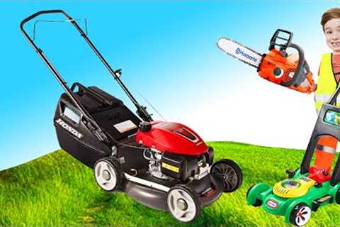 Lawn mowers Leaf Blower Yardwork for Kids Video | BLiPPi toys | min min playtime