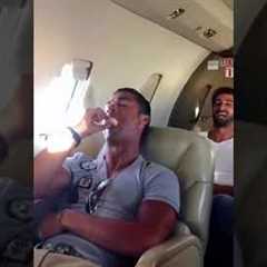 Cristiano Ronaldo got pranked in the airplane 😂 (via rickyregufe/Instagram) #shorts