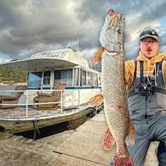 3 Day Fish, Camp, Catch & Cook Beneath A MISSISSIPPI RIVER DAM! - Winter Weather Advisory