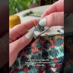 Watch how Selena tensions her yarn for color work without using a Norwegian knitting thimble! ✨🧶