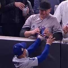 Yankees fan pulls ball out of Mookie Betts' glove in World Series Game 4 | MLB on FOX