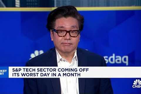 Fundstrat's Tom Lee on 6,000 S&amp;P 500 year-end target: Setup into year-end has a lot of tailwinds