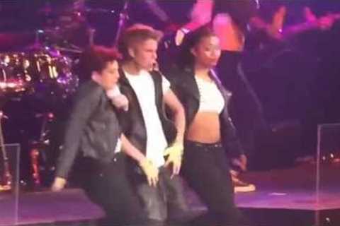 Rare/Disgusting fail - Justin Bieber, Lady Gaga, and Miley Cyrus get SICK ON STAGE