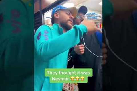 Fake Neymar has everyone fooled 😅 (via TorresJanuary4/Twitter)