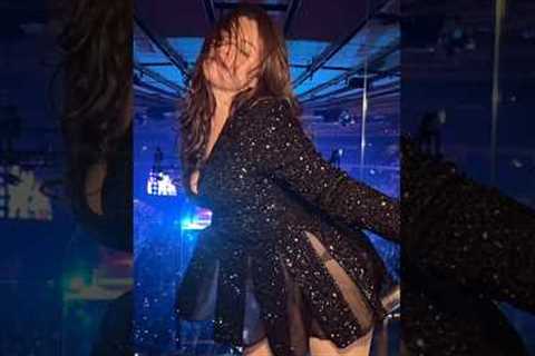 Selena being drunk at sabrina's concert #selenagomez #sabrina