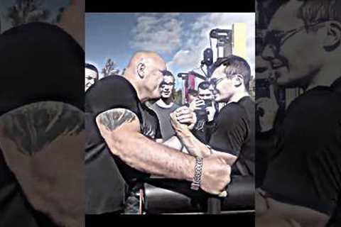 😱The guy put a professional arm wrestler in his place#trending#armwrestling#sports#prank#shorts