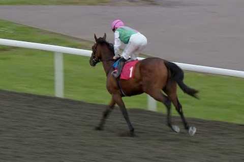 Smart prospect! Futurity entry DETAIN scores in some style at Kempton Park