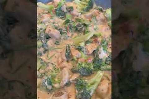 Creamy Chicken and Broccoli (Low-carb / Keto)