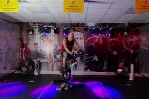 Spinning class / Indoor cycling fitness spin class  House &amp; Trance with Lawrence..