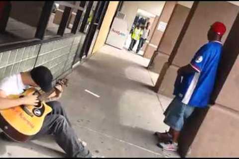 Amazing jam session - Three random guys sing together