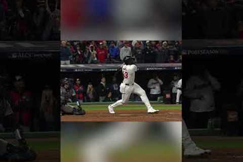 The Spanish call of Jhonkensy Noel's game-tying home run is NEXT LEVEL 🤯