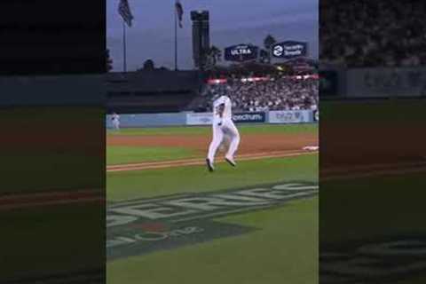 Teoscar Hernandes hits a home run in the World Series! #mlb #baseball #wordseries