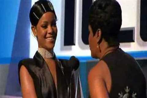 Rihanna - AMA Icon Award 2013 (full)