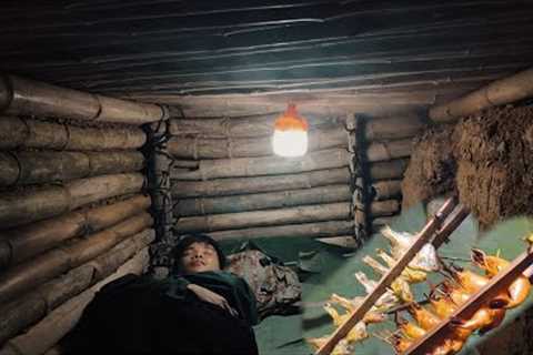 Bushcraft | Build a secret survival shelter by the river. Catch shrimp and fish to grill and eat.