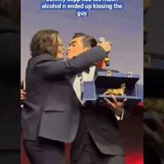 Johnny depp drunk kisses the presenter while getting his award #johnnydepp #award