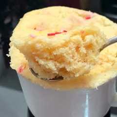 Vanilla mug cake in 1 minute