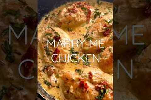 Make this easy Marry Me Chicken for dinner! #chicken #dinner #marryme #parmesanchicken