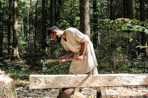 Medieval carpentry | hewing a Tree trunk into a beam