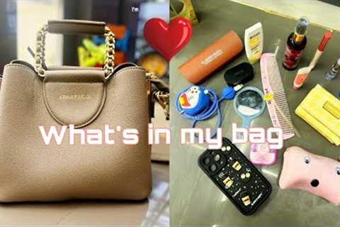 What’s in my bag 2024 | daily essentials 🎀 | aesthetics  cute finds 🩷