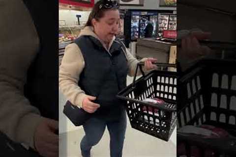 21 Seconds Shopping Spree? Im grabbing MEAT! 🥩 #shakepaid #randomactsofkindness #shorts #meat