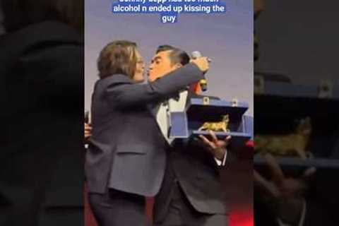 Johnny depp drunk kisses the presenter while getting his award #johnnydepp #award