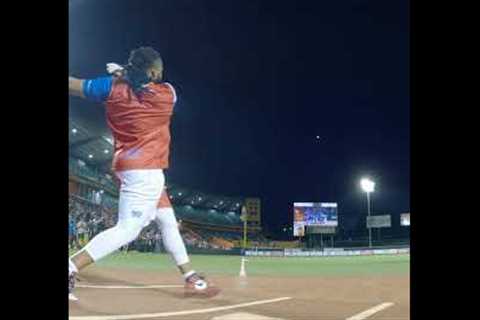 When a HR Derby champ gets a metal bat ...