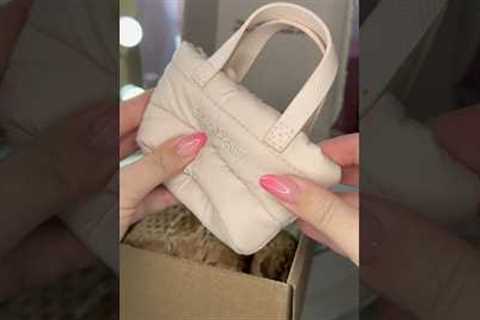 Unboxing📦♥️ @RareBeauty #parati #makeup #foryou #rarebeauty #beauty #sheglam #asmr #unboxing