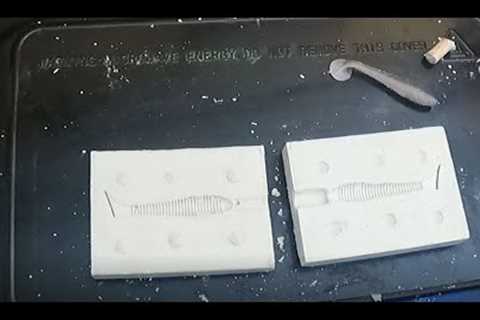 How to make full body plastic FISHING LURE molds...with plaster!!!