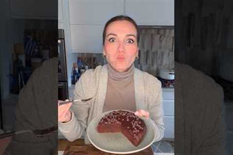 I can’t stop making this 3 Ingredient Flourless Chocolate Cake #shorts