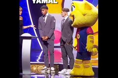 Funny Mascot Moments in Football 😭