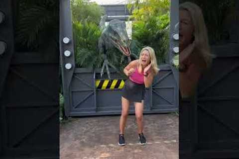 😱DINOSAUR ATTACKS Girl in Jurassic Park #shorts