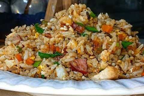 Easy Fried Rice Recipe 🍚 | Chicken, Egg &amp; Veggie Delight! How To Make Easy Fried Rice!