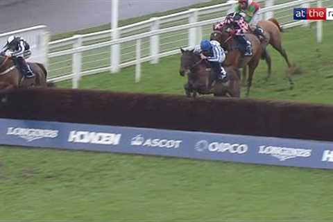 Valiant VICTTORINO defends his Silver Cup crown at Ascot!