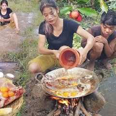 Survival in the rainforest, Cooking fish curry tasty, Catch and cook frog, Chicken thigh cooking