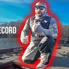 (PT 2) WE CAUGHT A LAKE RECORD BAG! New PB & GIANT BASS In Winter Bass Tournament @FISH4FIVE