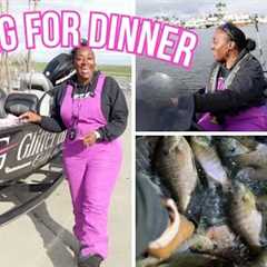 Winter fishing for Crappie. Catching Bluegill & Redear Sunfish on the CA Delta | Bass Boat..