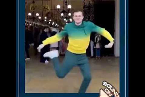 Professional #dance by #Vitalik #Buterin 😂, the founder of #Ethereum #crypto #web3 #vitalikbuterin