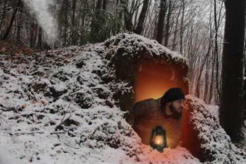 Building a warm and cozy survival dugout. Log shelter, Secret cave, Winter bushcraft